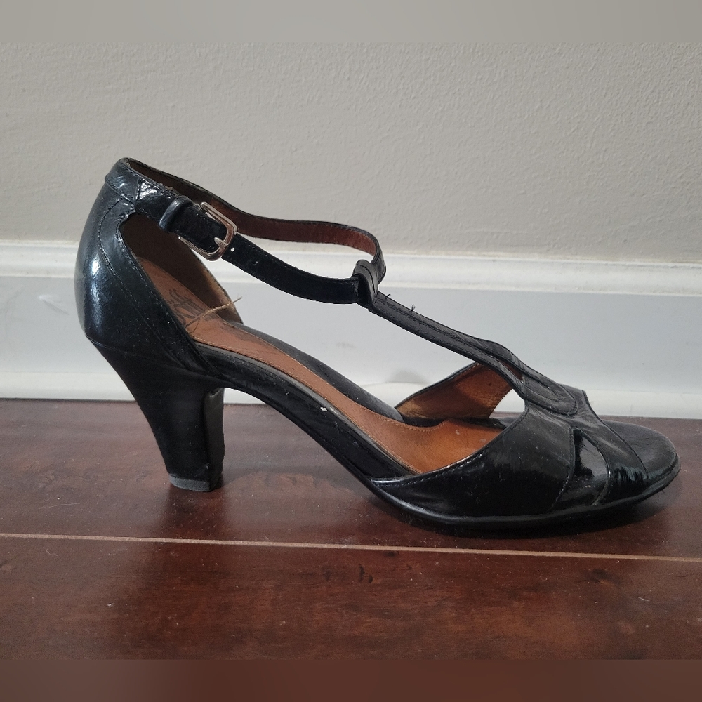 Sofft, size 7. Low black heel